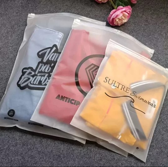 uses of T Shirt Packaging Bags-2